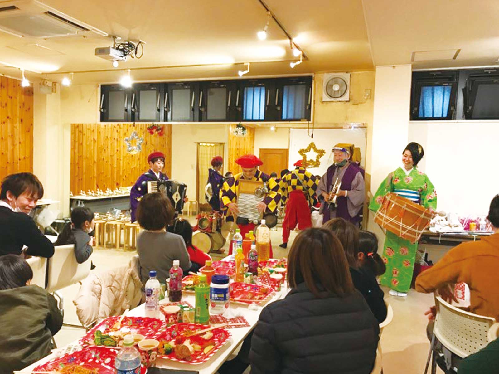 クリスマス会 ～ちんどん屋さんとスペシャルケーキ～　2020年12月